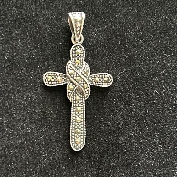 Sterling Silver 925 Cross Pendant with Marcasite Stones - Picture 10 of 10